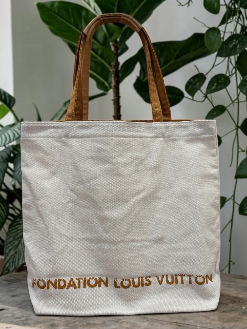 Fondation Louis Vuitton Canvas Tote Bag — New